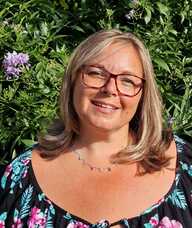 Book an Appointment with Tina McIntosh for Hypnotherapy