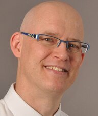 Book an Appointment with Dr Hubert van Griensven for MSK Physiotherapy