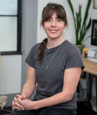 Book an Appointment with Meriel Davis for Chiropractic